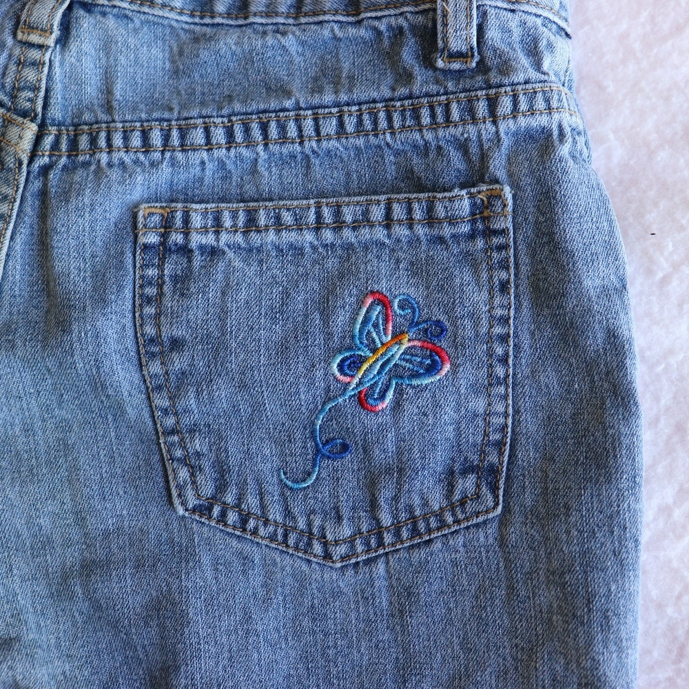 ARIZONA JEAN CO. DENIM SHORTS W EMBROIDERED PRINT - Picture 8 of 8